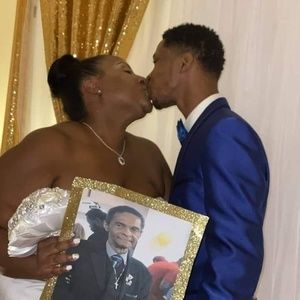 Meet your Posher, Monique